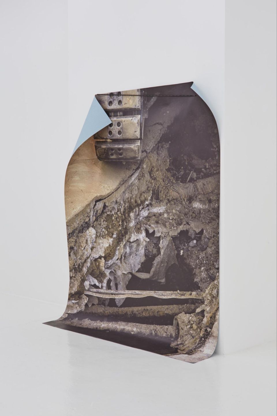 Hynek Alt – Untitled (Infrastructures & The Beach) (2020)